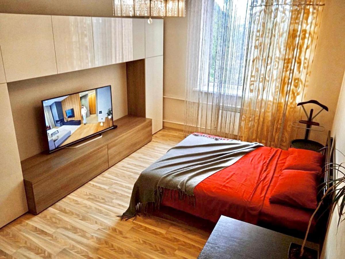 Apartament Vip Квартира Подобово Центр, 2 Кімнати, Смарт Тв, Документи Rivne Zewnętrze zdjęcie