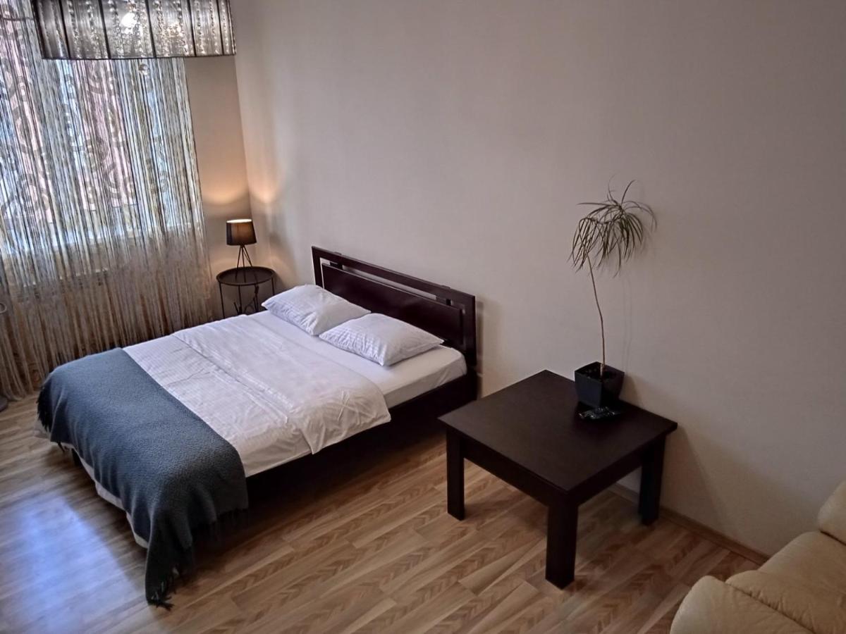 Apartament Vip Квартира Подобово Центр, 2 Кімнати, Смарт Тв, Документи Rivne Zewnętrze zdjęcie