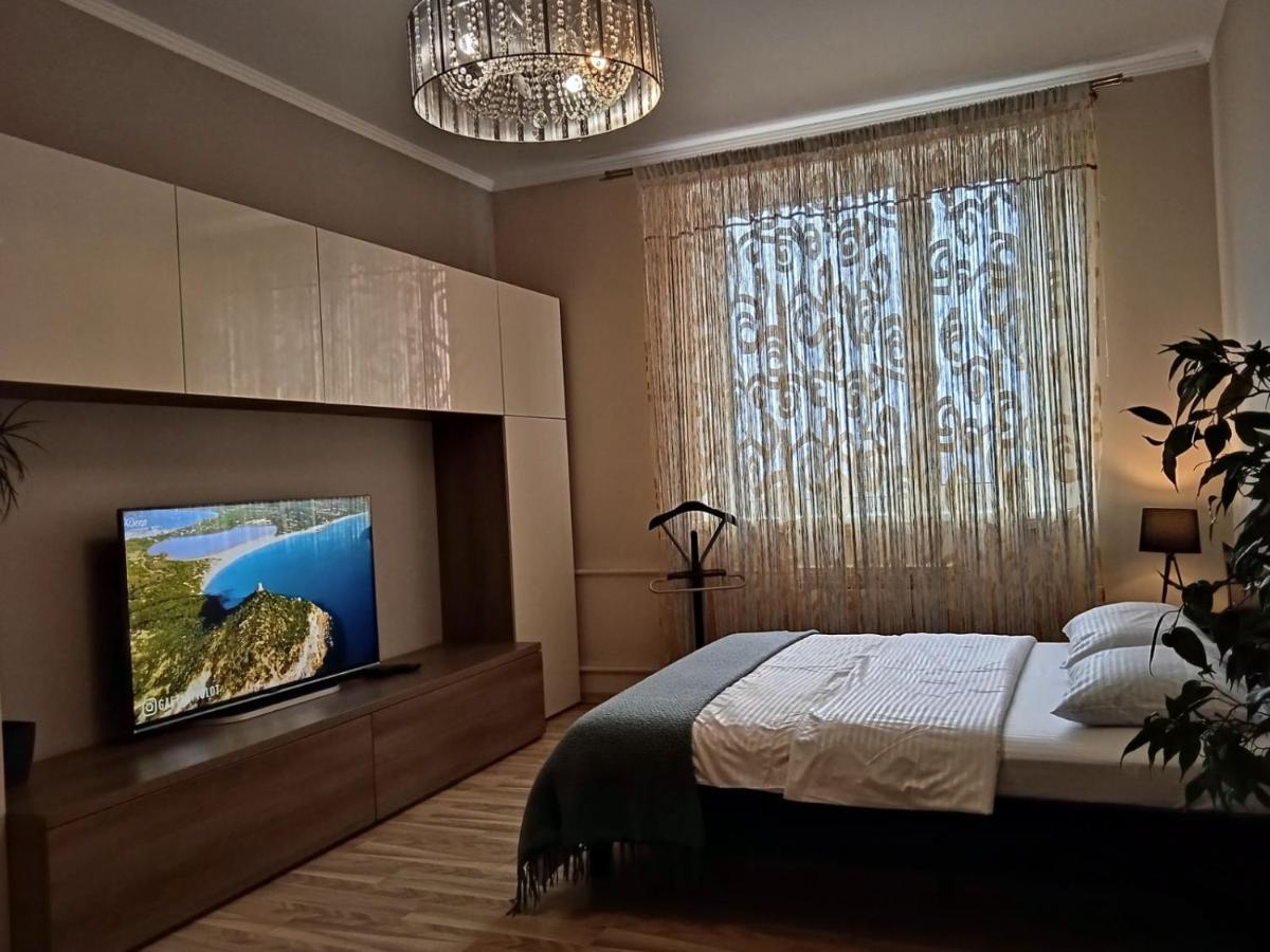 Apartament Vip Квартира Подобово Центр, 2 Кімнати, Смарт Тв, Документи Rivne Zewnętrze zdjęcie